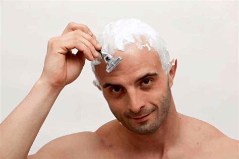 How to Prevent Ingrown Hairs on Your Bald Head with Magic Razorless Cream Shave